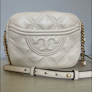 Tory Burch Fleming Camera Bag in Ivory/off-white